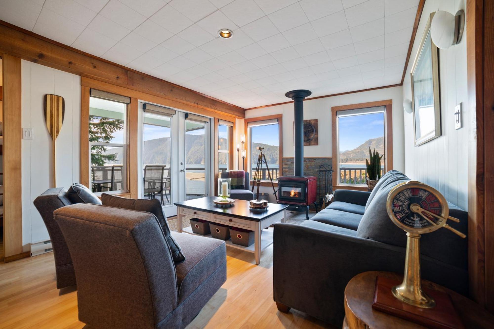 Handsome Dan'S Vacation Cottage Rentals Port Renfrew Ngoại thất bức ảnh
