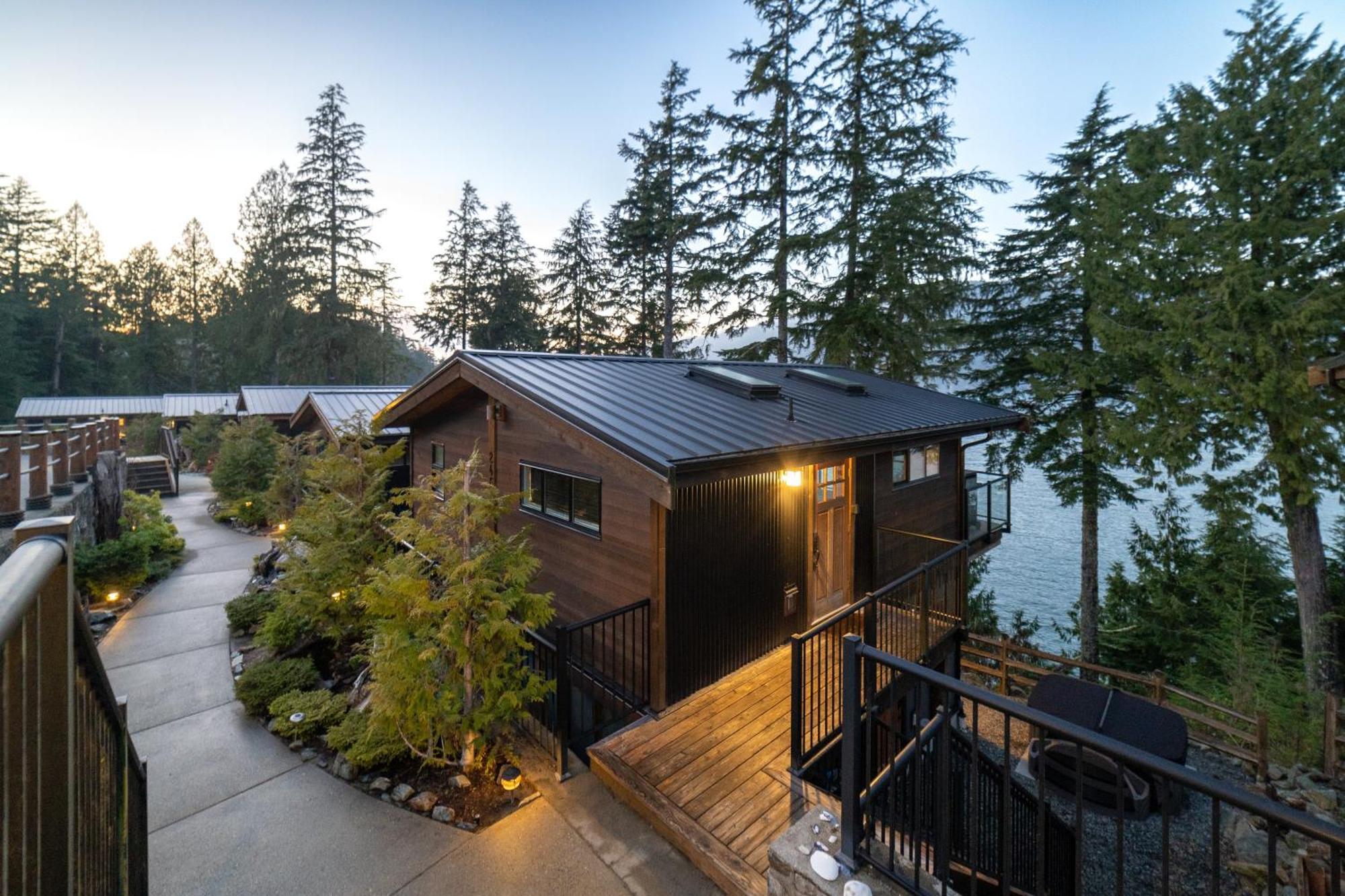 Handsome Dan'S Vacation Cottage Rentals Port Renfrew Ngoại thất bức ảnh