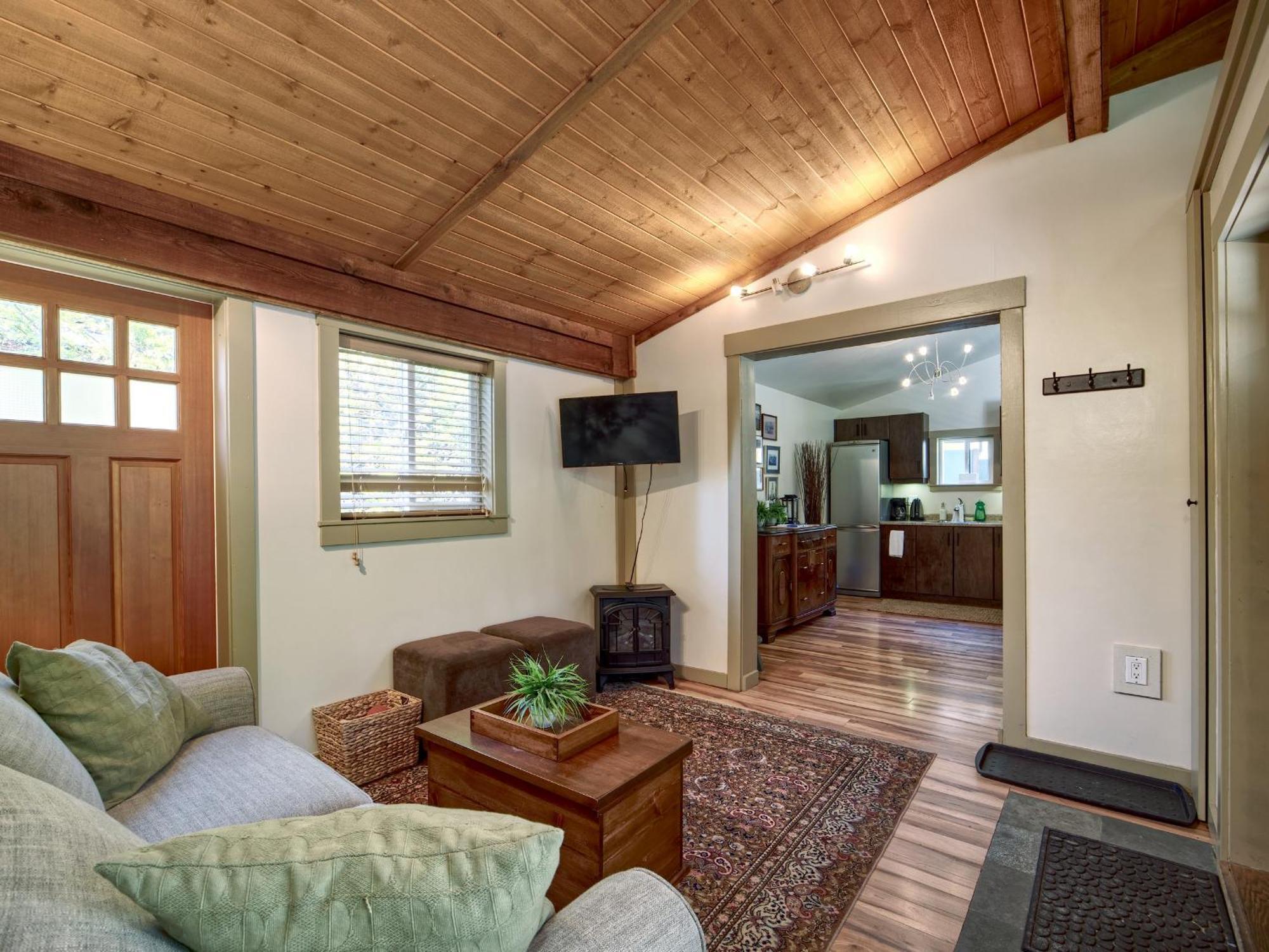 Handsome Dan'S Vacation Cottage Rentals Port Renfrew Phòng bức ảnh