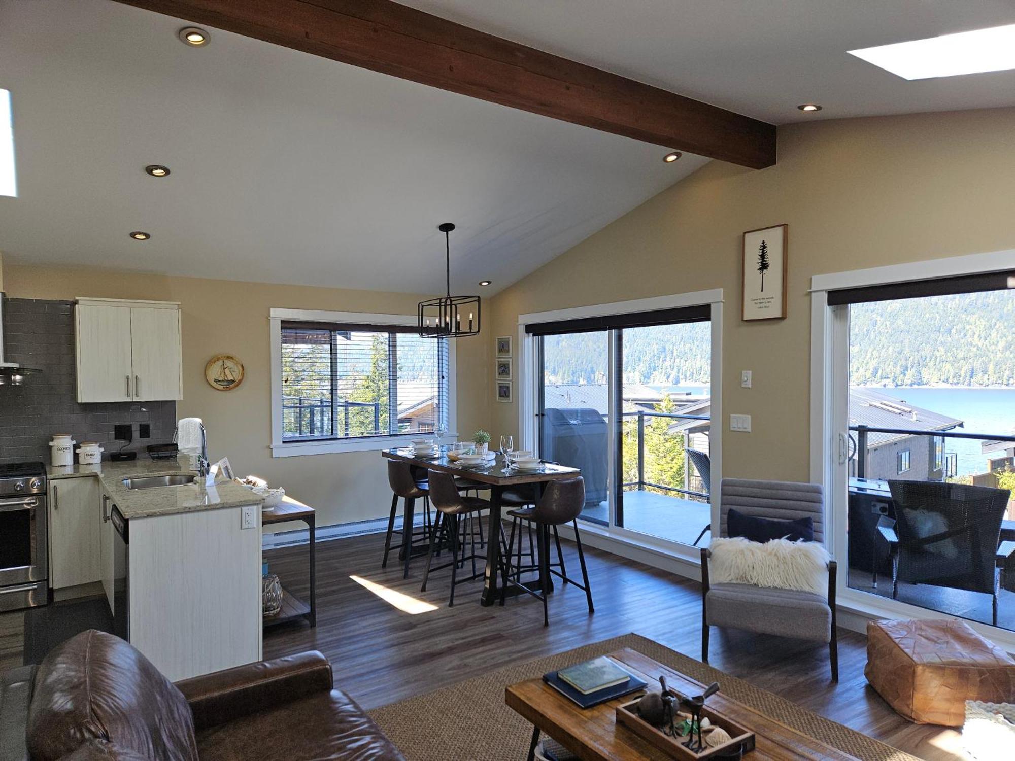 Handsome Dan'S Vacation Cottage Rentals Port Renfrew Phòng bức ảnh